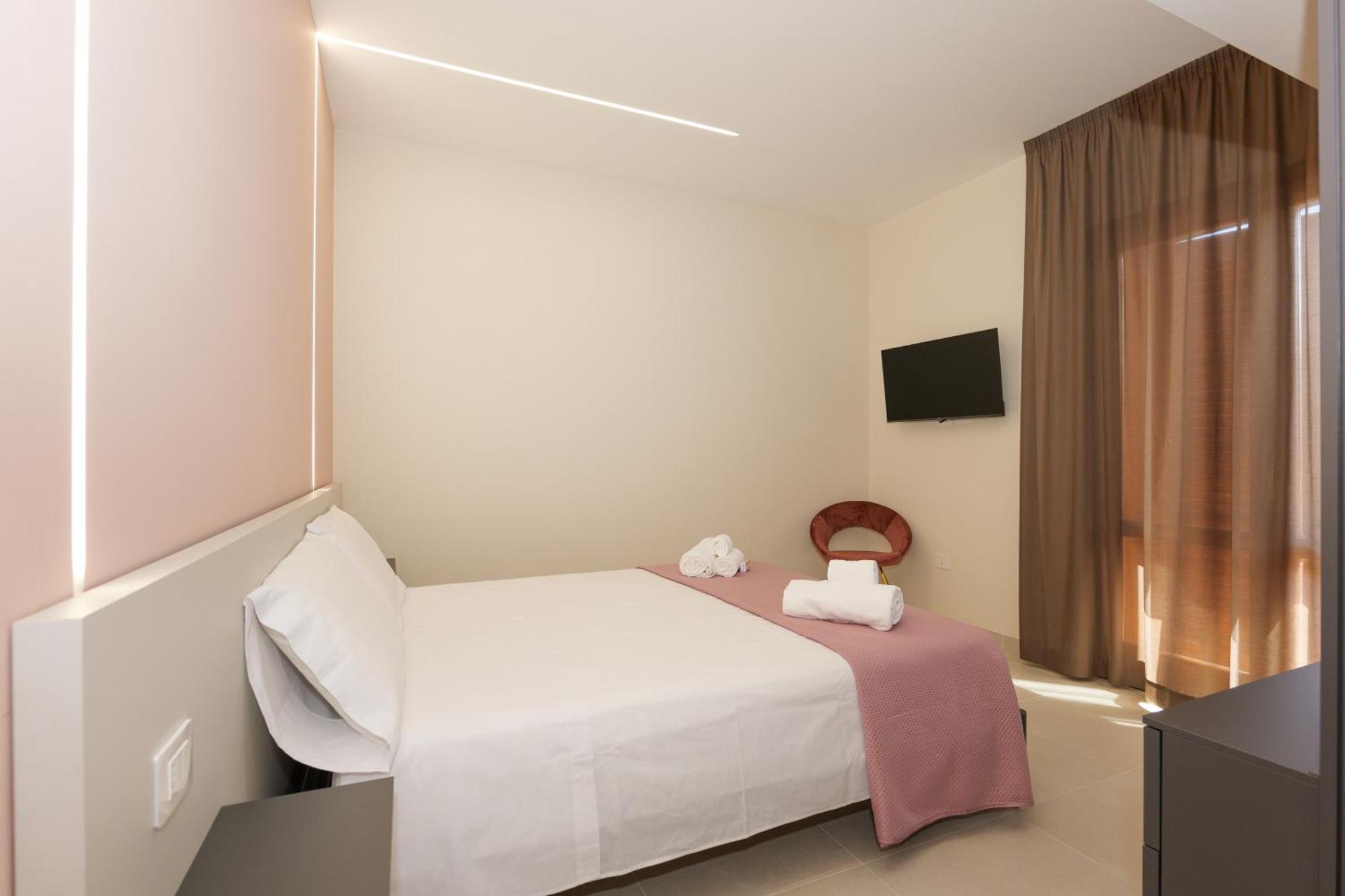 Villa Benazar Luxury House 150 Meters From The Beach 阿沃拉 外观 照片