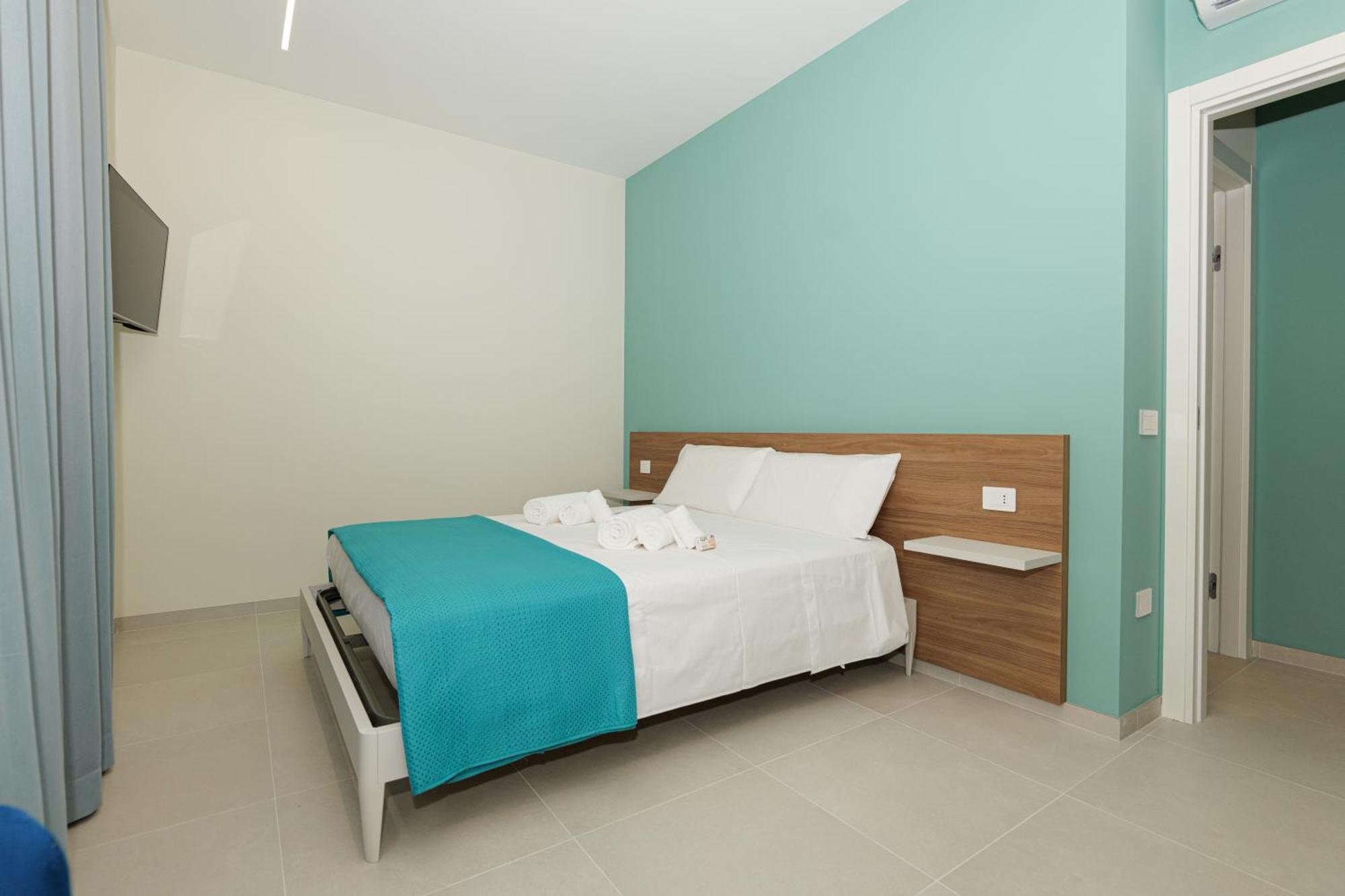 Villa Benazar Luxury House 150 Meters From The Beach 阿沃拉 外观 照片