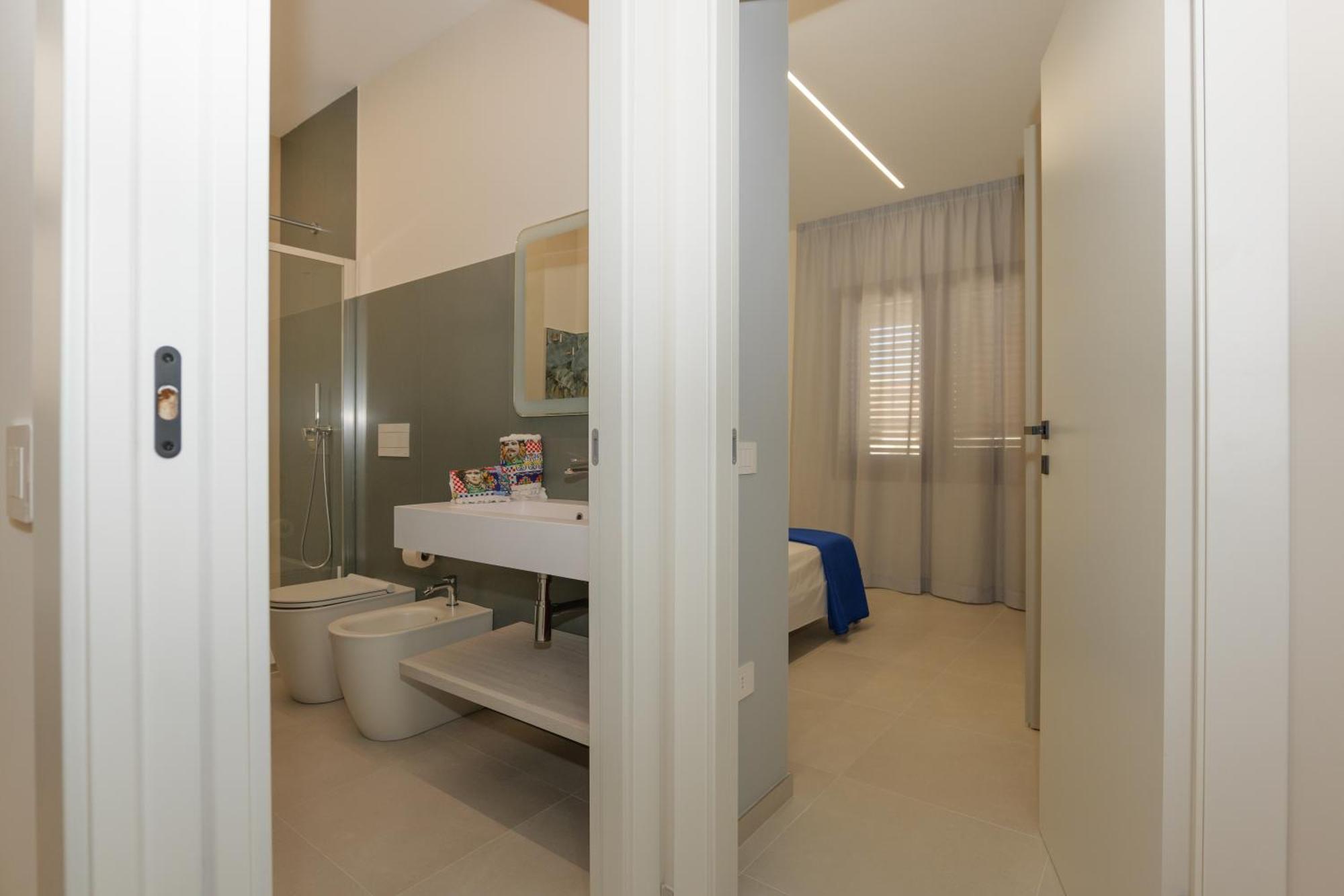 Villa Benazar Luxury House 150 Meters From The Beach 阿沃拉 外观 照片